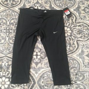Nike workout capris size Large